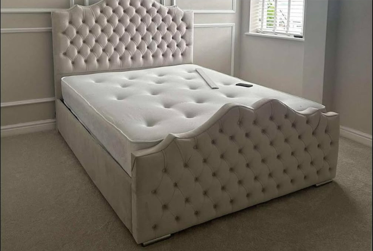 Hand tufted mattress close view