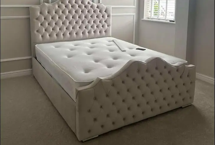 Hand tufted mattress close view